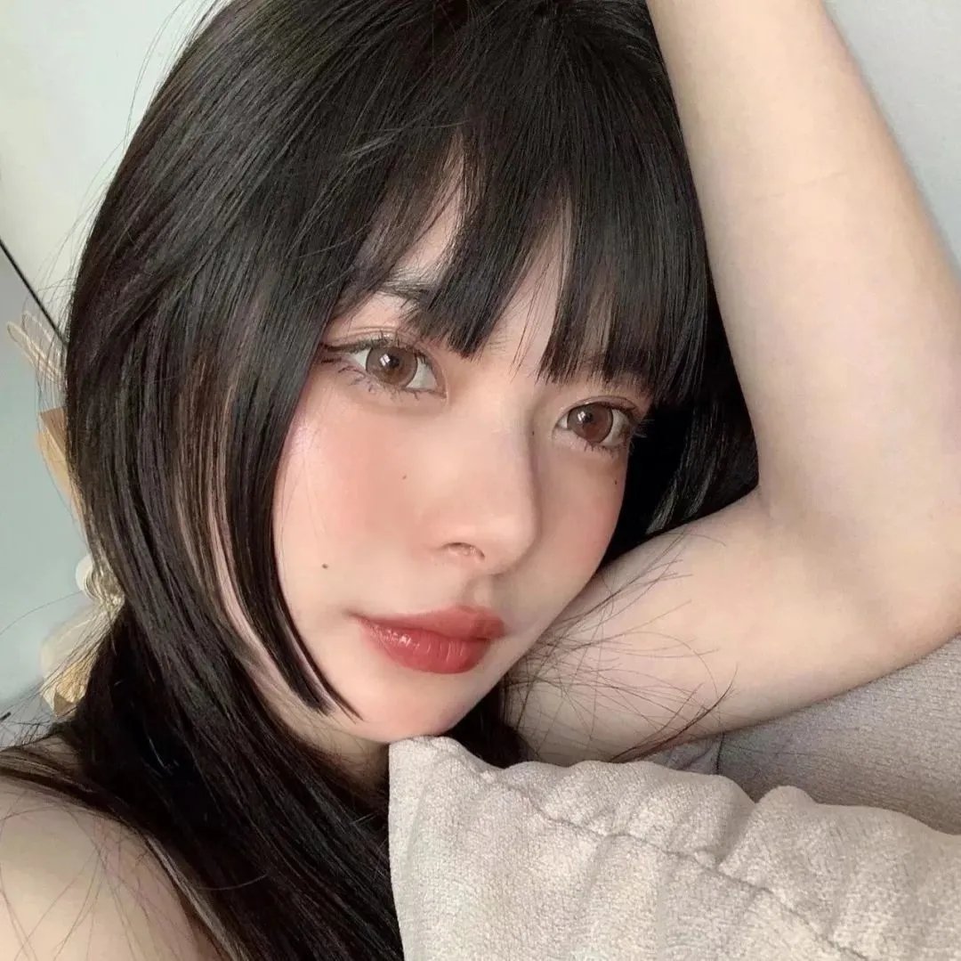 拿针的女孩